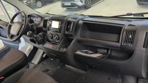 PEUGEOT Boxer Boxer 335 BlueHDi L3H2 Premium
