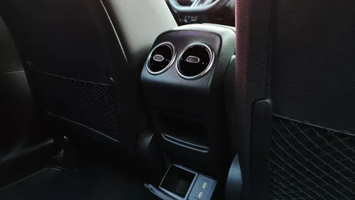 MERCEDES-BENZ GLB GLB 200 AMG Line 7G-DCT