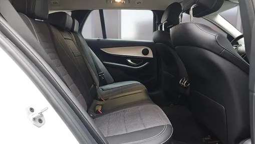 MERCEDES-BENZ E Klasa E 220 d 4-Matic