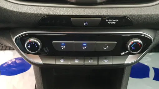 HYUNDAI i30 i30 1.0 T-GDI Modern