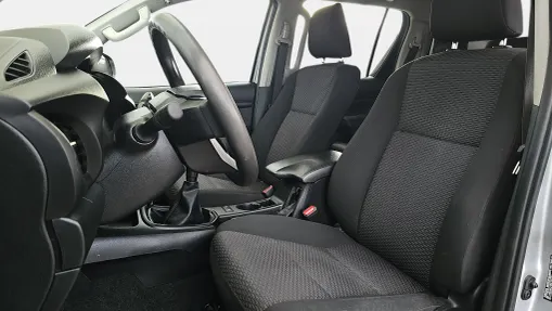 TOYOTA HiLux Hilux 2.4 D-4D Double Cab DLX 4x4
