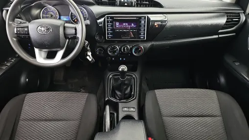 TOYOTA HiLux Hilux 2.4 D-4D Double Cab DLX 4x4