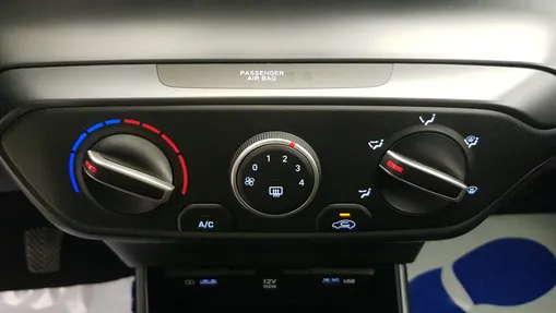 HYUNDAI i20 i20 1.2 Pure