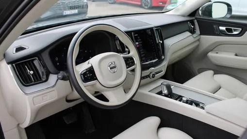 VOLVO XC60 XC60 B4 D AWD Plus Bright aut