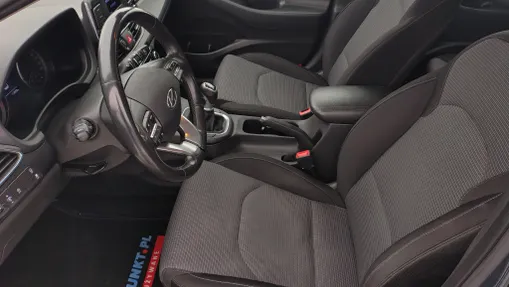 HYUNDAI i30 i30 1.5 DPI Classic +