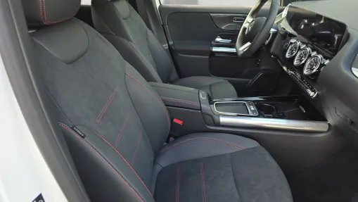 MERCEDES-BENZ GLA GLA 200 AMG Line Nowy