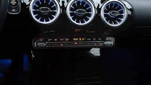 MERCEDES-BENZ A Klasa A 200 d Progressive 8G-DCT