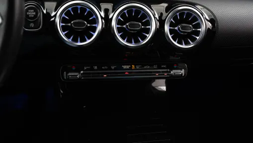 MERCEDES-BENZ A Klasa A 200 d Progressive 8G-DCT