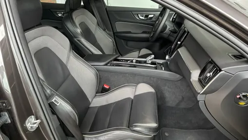 VOLVO V60 V60 B4 B Plus Dark aut
