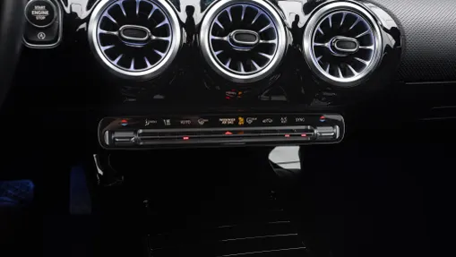 MERCEDES-BENZ A Klasa A 200 d Progressive 8G-DCT