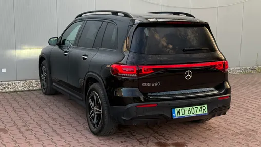 MERCEDES-BENZ EQB EQB 250 66.5kWh AMG