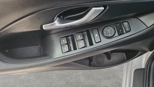 HYUNDAI i30 i30 1.5 DPI Smart