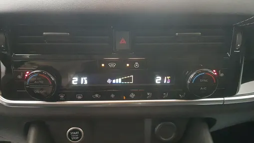 NISSAN Qashqai Qashqai 1.3 DIG-T mHEV N-Connecta Xtronic