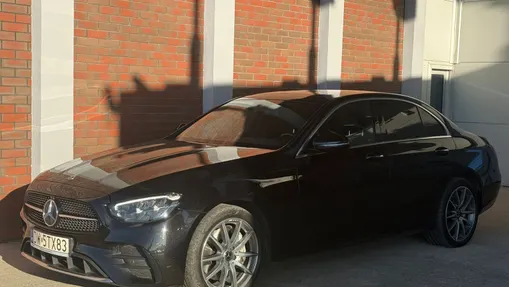 MERCEDES-BENZ E Klasa E 300 de AMG