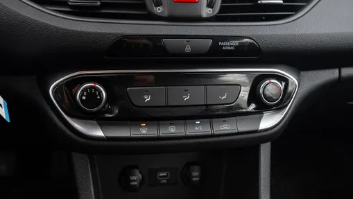 HYUNDAI i30 i30 1.0 T-GDI Modern