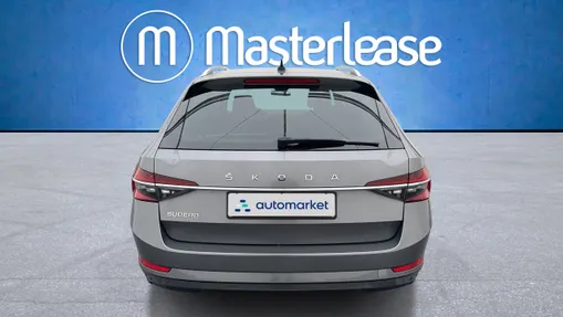 SKODA Superb Superb 2.0 TDI SCR Style DSG