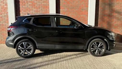 NISSAN Qashqai Qashqai 1.3 DIG-T N-Connecta DCT