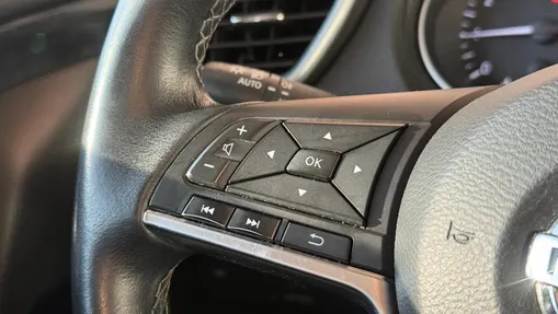 NISSAN Qashqai Qashqai 1.3 DIG-T N-Connecta DCT