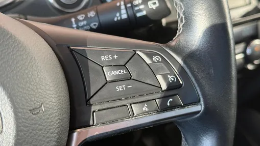 NISSAN Qashqai Qashqai 1.3 DIG-T N-Connecta DCT