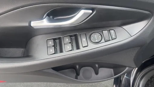HYUNDAI i30 i30 1.0 T-GDI Smart