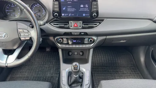 HYUNDAI i30 i30 1.0 T-GDI Smart