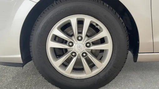 HYUNDAI i30 i30 1.5 DPI Classic +