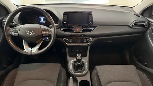 HYUNDAI i30 i30 1.5 T-GDI 48V Smart