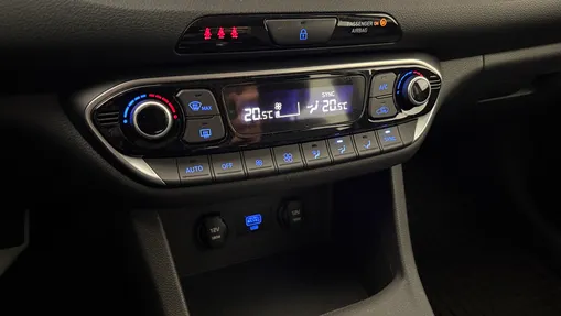 HYUNDAI i30 i30 1.5 T-GDI 48V Smart