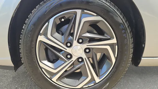 HYUNDAI i30 i30 1.5 DPI Smart