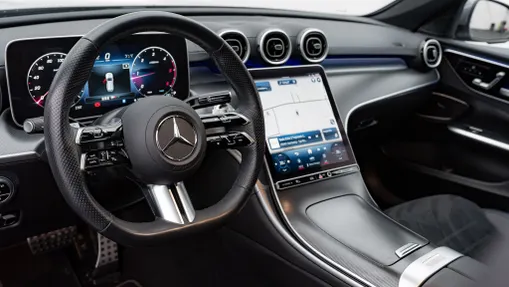 MERCEDES-BENZ C Klasa C 220 d mHEV 4-Matic AMG