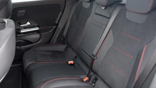 MERCEDES-BENZ EQA EQA 250 66.5kWh AMG Line