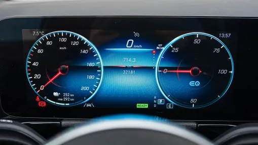 MERCEDES-BENZ EQA EQA 250 66.5kWh AMG Line