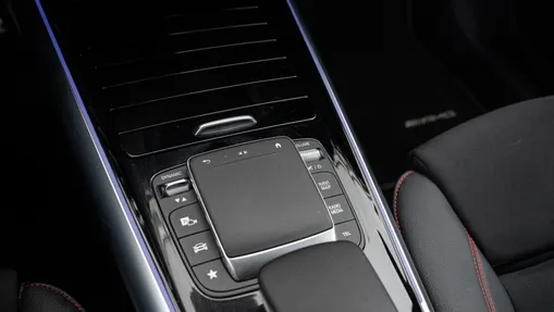 MERCEDES-BENZ EQA EQA 250 66.5kWh AMG Line