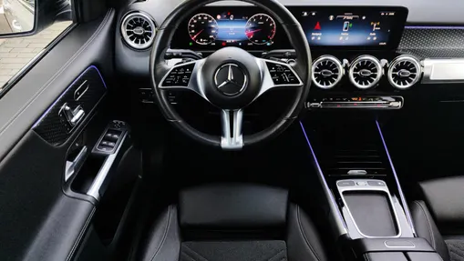 MERCEDES-BENZ GLB GLB 200 Progressive 7G-DCT