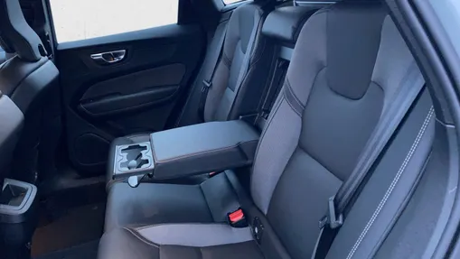 VOLVO XC60 XC60 B5 B AWD Plus Dark aut