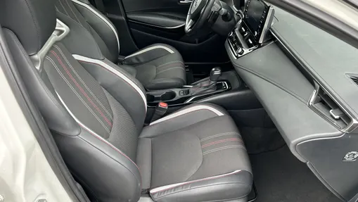 TOYOTA Corolla Corolla 2.0 Hybrid GR Sport Dynamic