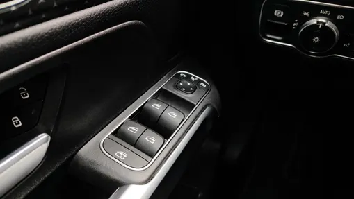 MERCEDES-BENZ GLB GLB 200 Progressive 7G-DCT