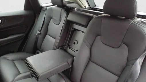 VOLVO XC60 XC60 B5 B AWD Plus Dark aut