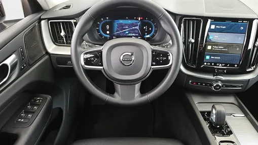 VOLVO XC60 XC60 B4 D AWD Plus Dark aut