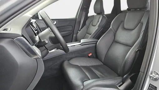 VOLVO XC60 XC60 B4 D AWD Plus Dark aut
