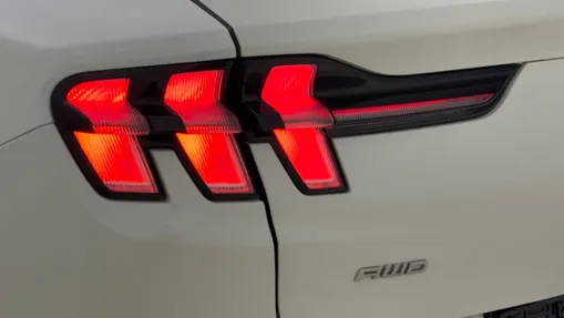 FORD Mustang Mach-E Mustang Mach-E 75kWh AWD