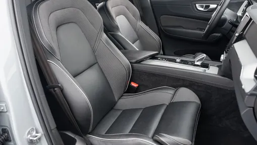 VOLVO XC60 XC60 B4 B Plus Dark aut
