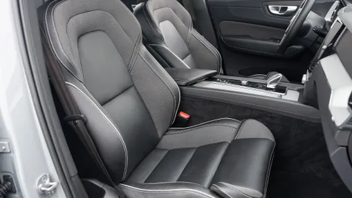 VOLVO XC60 XC60 B4 B Plus Dark aut