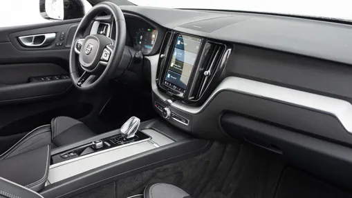 VOLVO XC60 XC60 B4 B Plus Dark aut