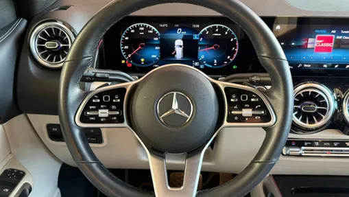 MERCEDES-BENZ GLB GLB 200 Progressive 7G-DCT