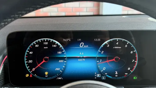 MERCEDES-BENZ GLB GLB 200 Progressive 7G-DCT