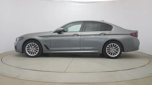 BMW Seria 5 530e xDrive M Sport sport-aut