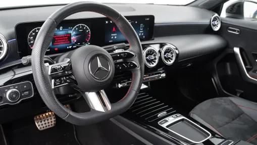 MERCEDES-BENZ A Klasa A 200 AMG Line 7G-DCT