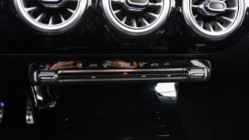 MERCEDES-BENZ A Klasa A 200 AMG Line 7G-DCT