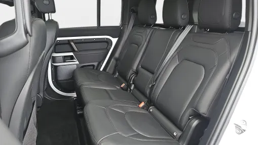 LAND ROVER Defender Defender 110 3.0 D300 mHEV SE